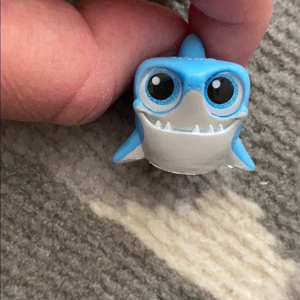 RARE❗️Disney Doorables Series 4 Bruce